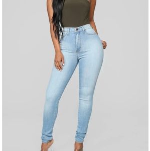 NWT! FASHION NOVA Classic High Waist Skinny jeans